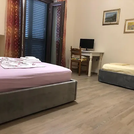 Stanze Private In Guest house Turin